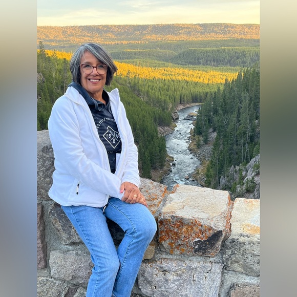 Meet your Posher, Maria - Picture 2 of 2